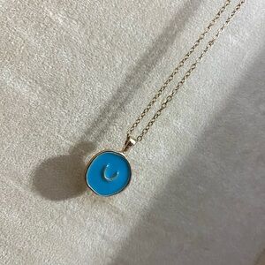 Elegant Blue Pendant Necklace